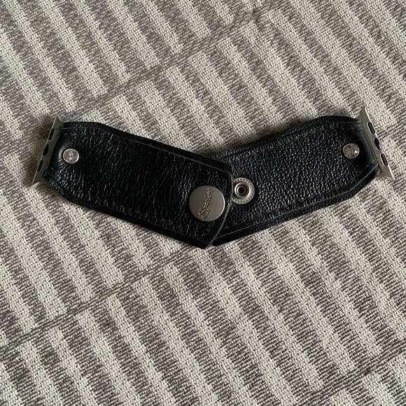 SPARK’L BRAND BOWTIE APPLE WATCHBAND - Picture 1 of 7